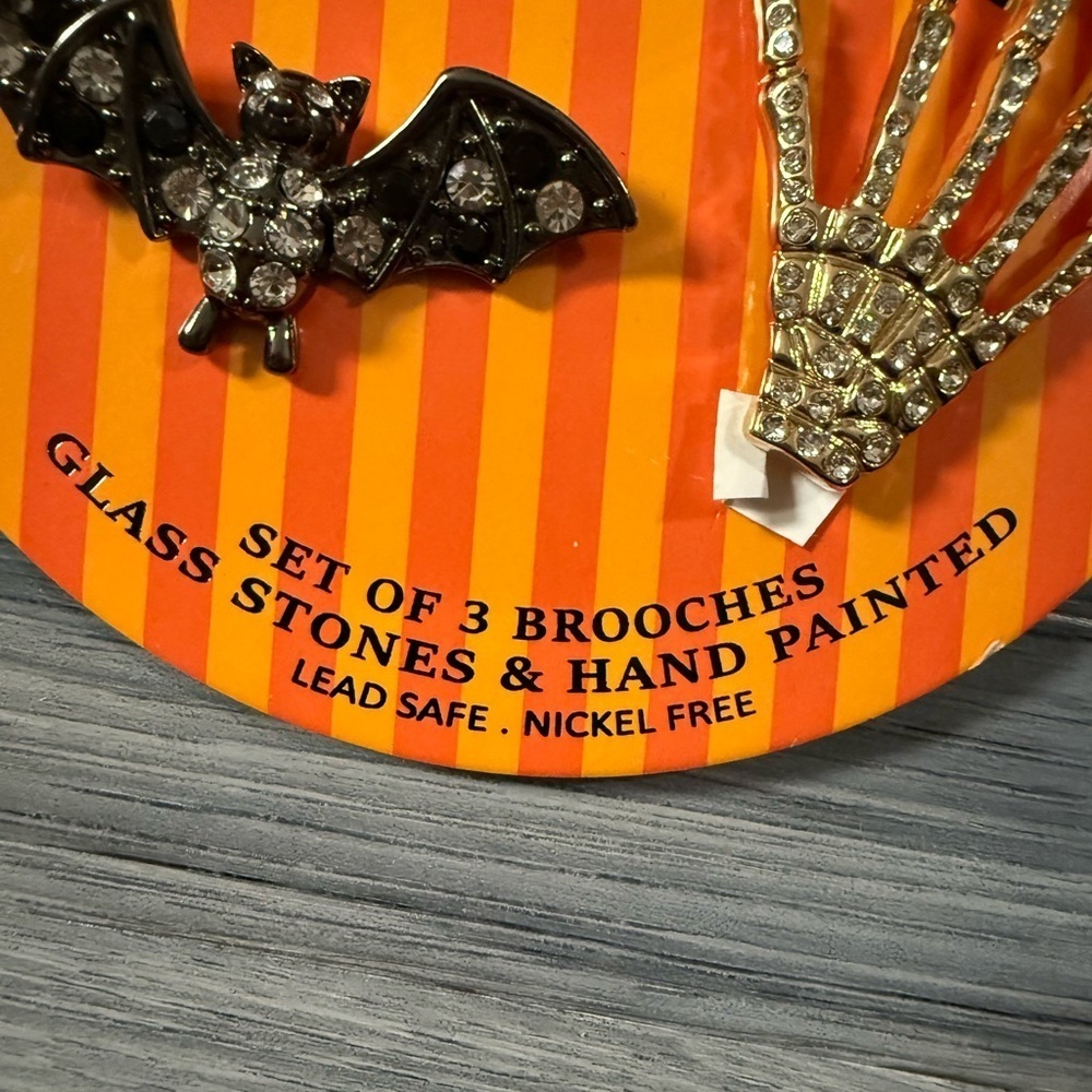 Piper K Brooch Set - Picture 5 of 5